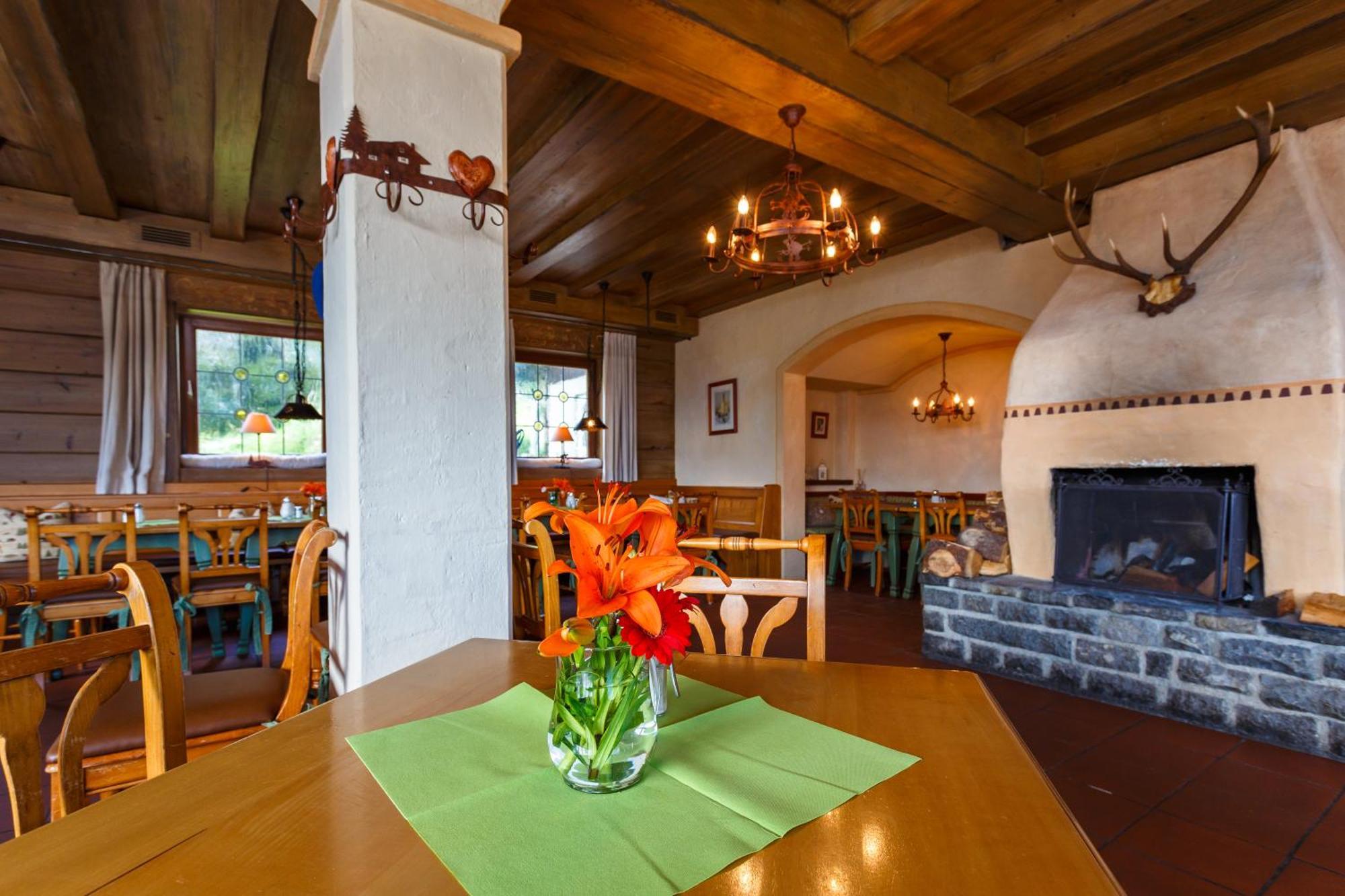 Landkomforthotel Panorama & Restaurant Bella Vista 가르미슈파르텐키르헨 외부 사진